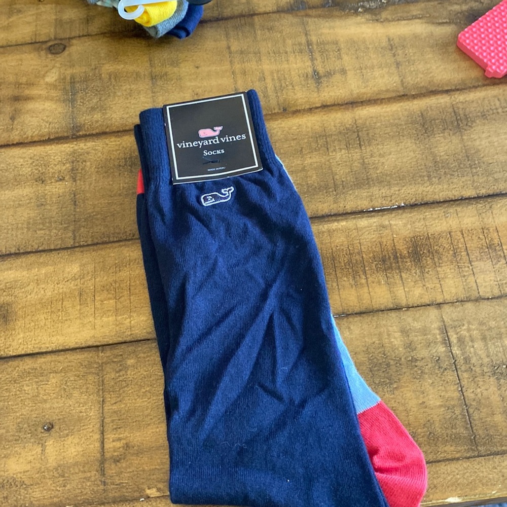 Mens vineyard vines navy and red socks